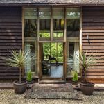 Cowshot Manor barn-outside view